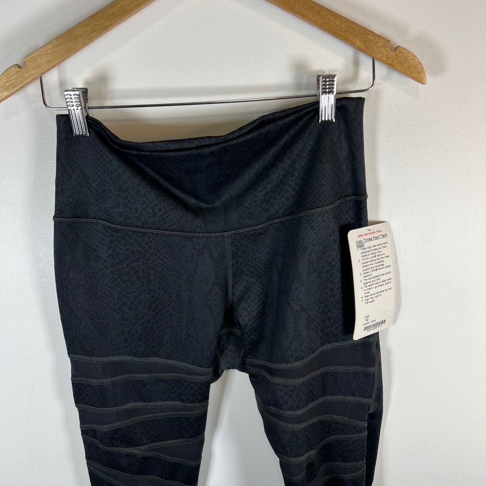 Lululemon High Times Pant Tech Mesh Black Snake Print High Rise 7/8 Length Sz 10 - Picture 2 of 9
